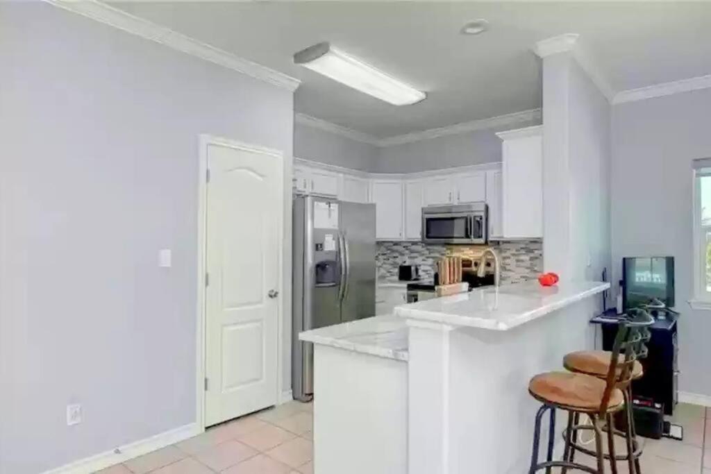 Spacious Home, Short Walk To Beach, Heated Pool! 科珀斯克里斯蒂 外观 照片