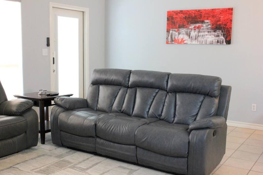 Spacious Home, Short Walk To Beach, Heated Pool! 科珀斯克里斯蒂 外观 照片