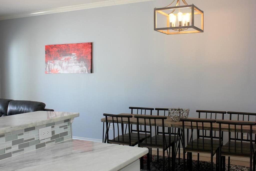 Spacious Home, Short Walk To Beach, Heated Pool! 科珀斯克里斯蒂 外观 照片