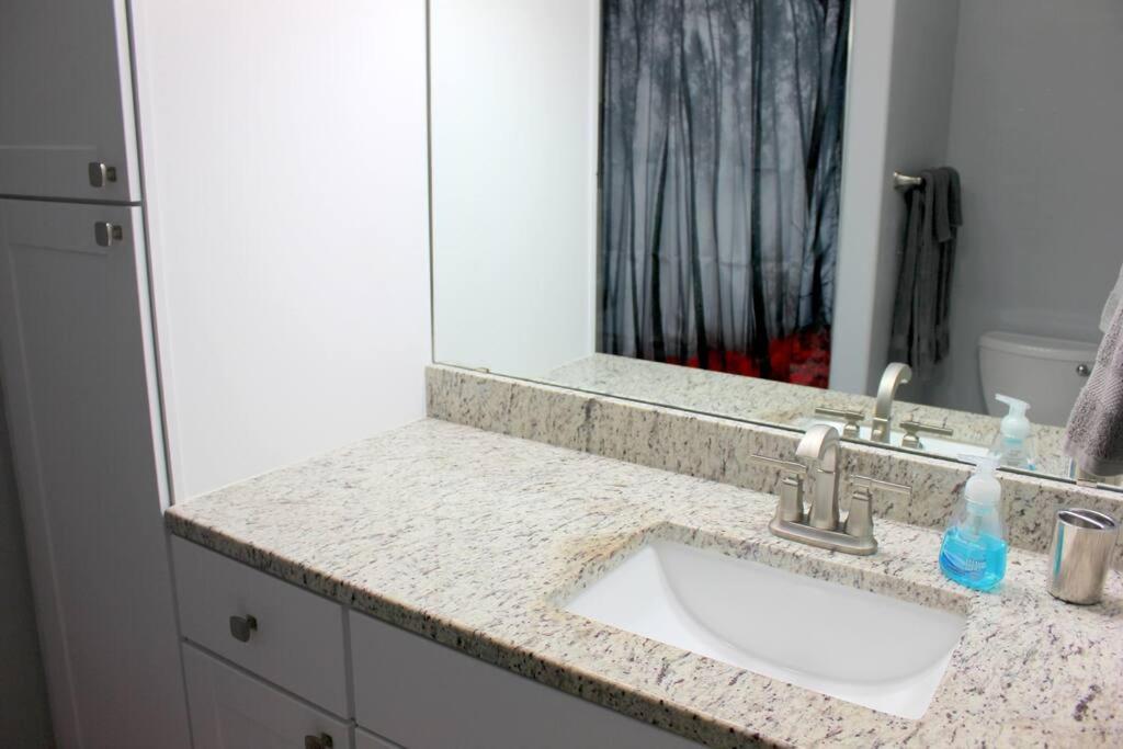 Spacious Home, Short Walk To Beach, Heated Pool! 科珀斯克里斯蒂 外观 照片