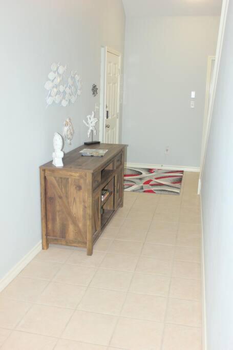 Spacious Home, Short Walk To Beach, Heated Pool! 科珀斯克里斯蒂 外观 照片